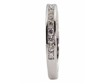 14K WHITE GOLD CHANNEL SET ROUND DIAMOND BAND