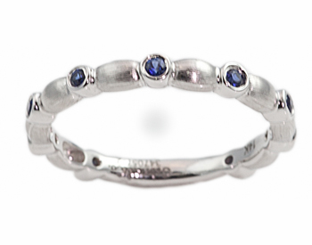 14K WHITE GOLD BEZEL SET ROUND SAPPHIRE STACK BAND 