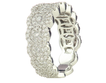 14K WHITE GOLD CLUSTERED CENTER AND SCALLOPED EDGE PAVE DIAMOND BAND